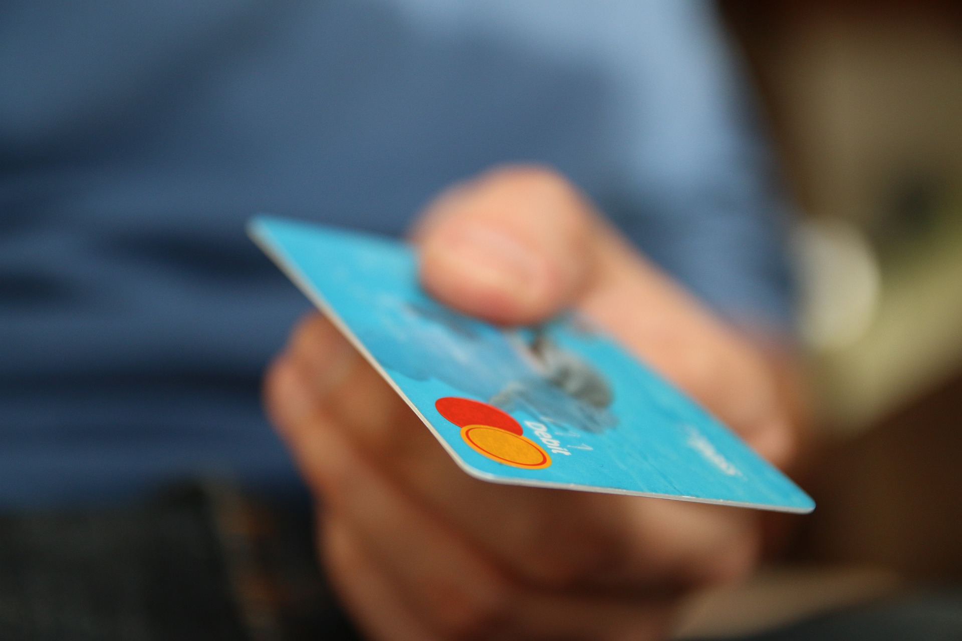 Karta kredytowa – jak ją otrzymać i jak jej używać.